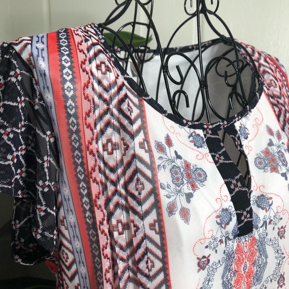 Patterned Top - Picture 3 of 6